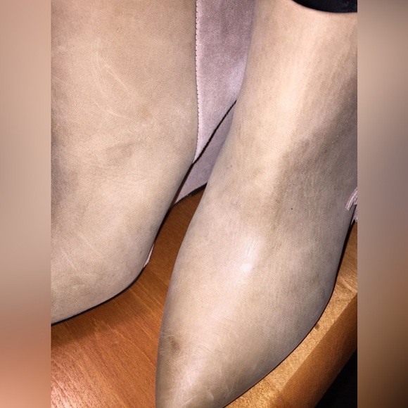 Betsey Johnson Beige/Taupe Ziah Fringe Boho Ankle Boots Booties - Worn Once - Picture 6 of 8